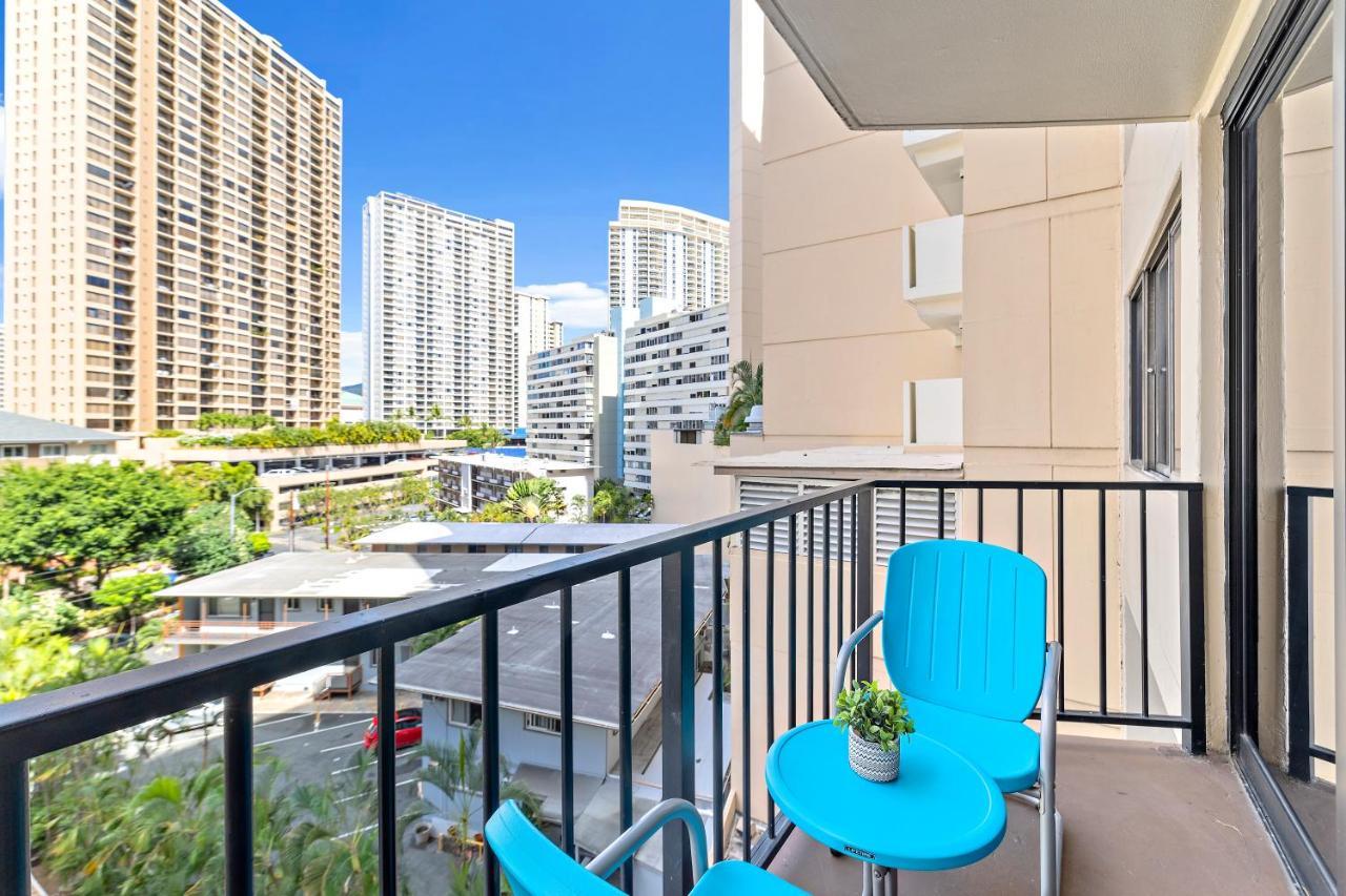 Renovated With City View At Aqua Palms Waikiki Honolulu Exterior photo